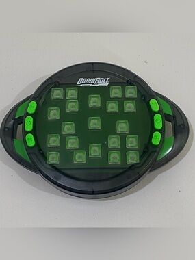 Educational Insights BrainBolt Genius Handheld Electronic Memory Game